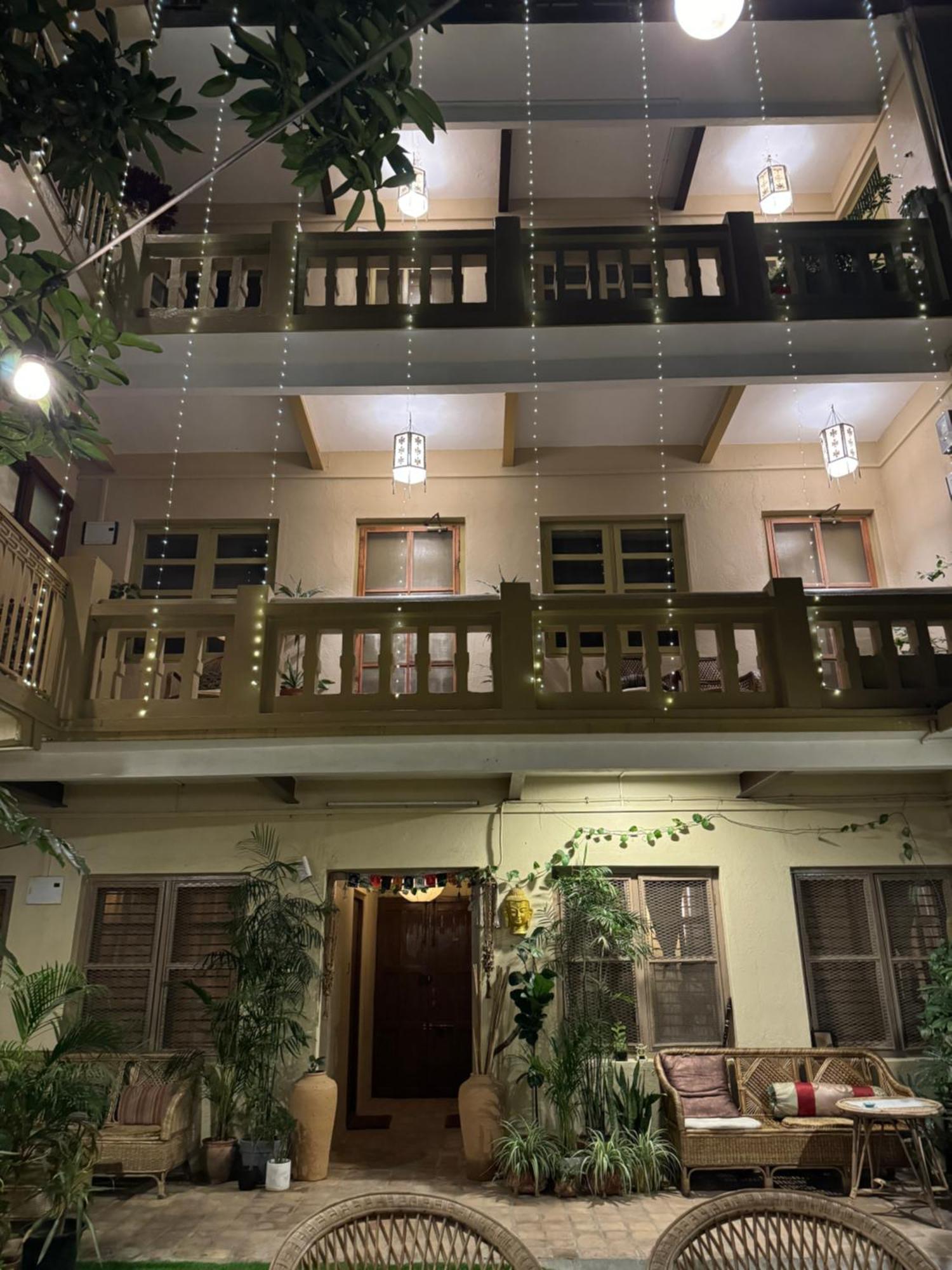 カトマンズThe Melo Pomelo Courtyard.アパートメント エクステリア 写真